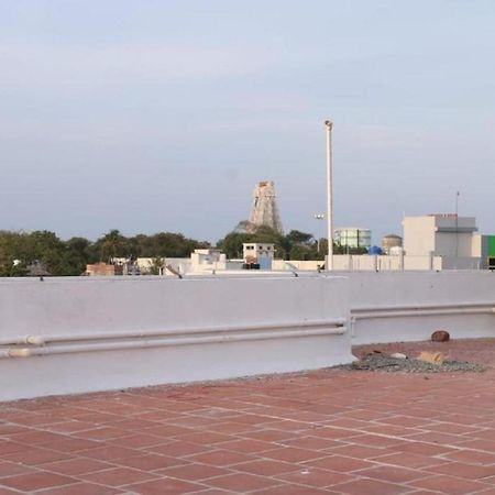 Saravanas Lodge Tiruchchendūr Екстериор снимка
