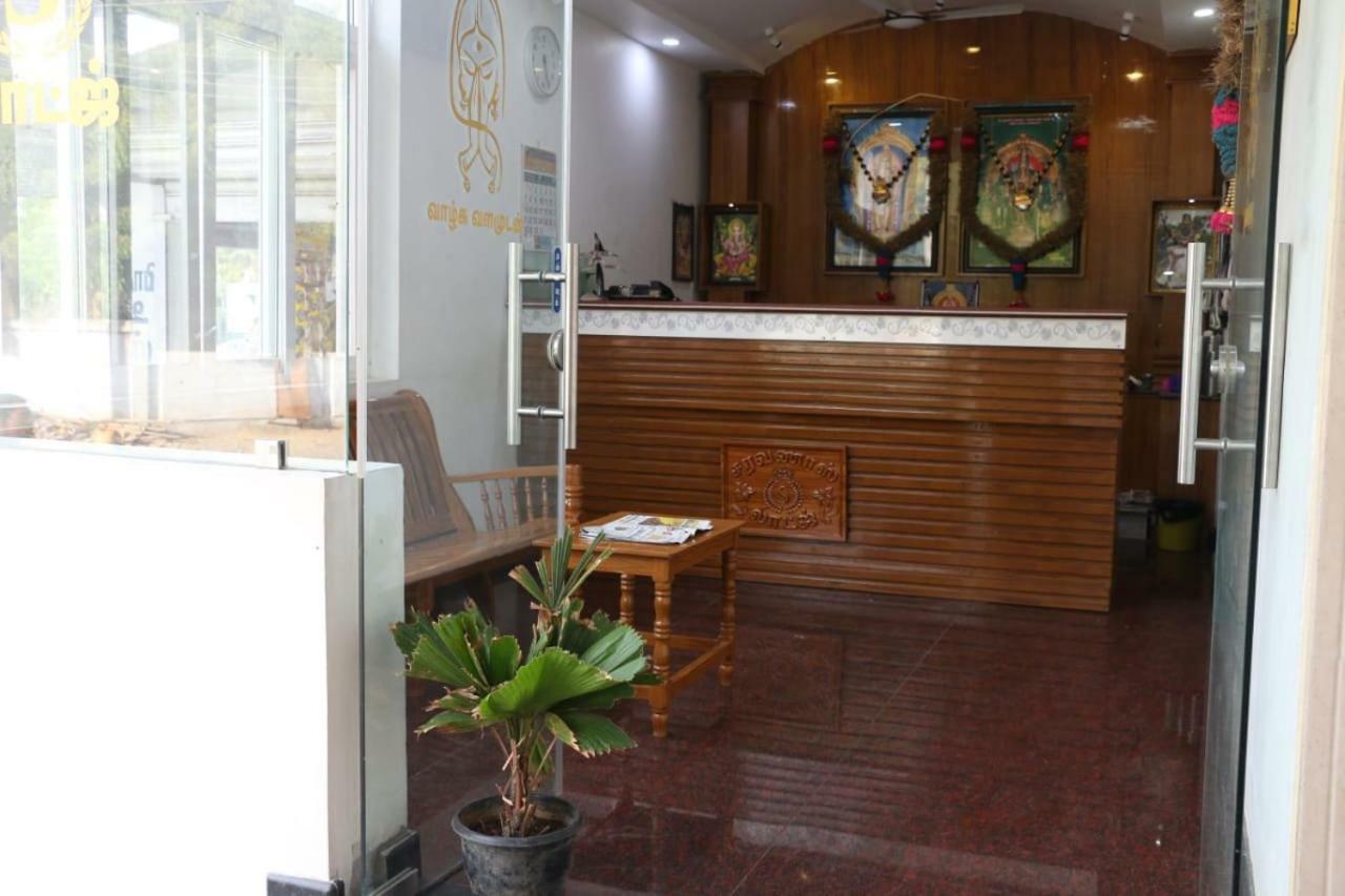 Saravanas Lodge Tiruchchendūr Екстериор снимка